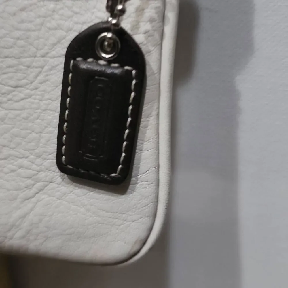Coach Soho white leather buckle wristlet clutch bag. Y2K